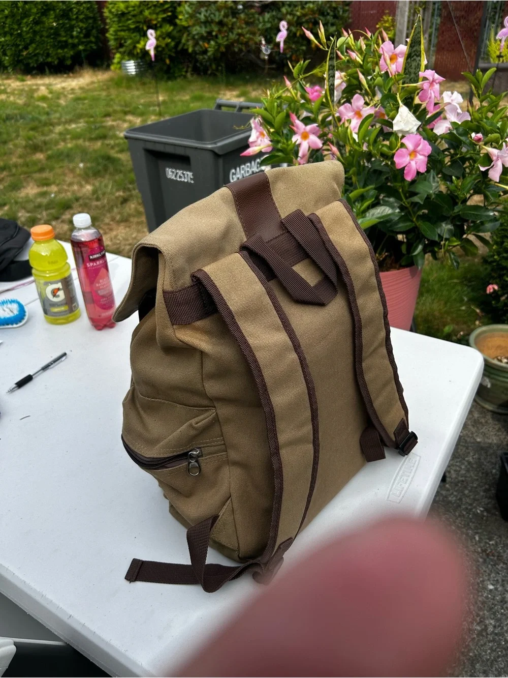 Bella Roso men’s Khaki Canvas Drawstring Backpack with Brown Trim Sz 17”x12” 8”